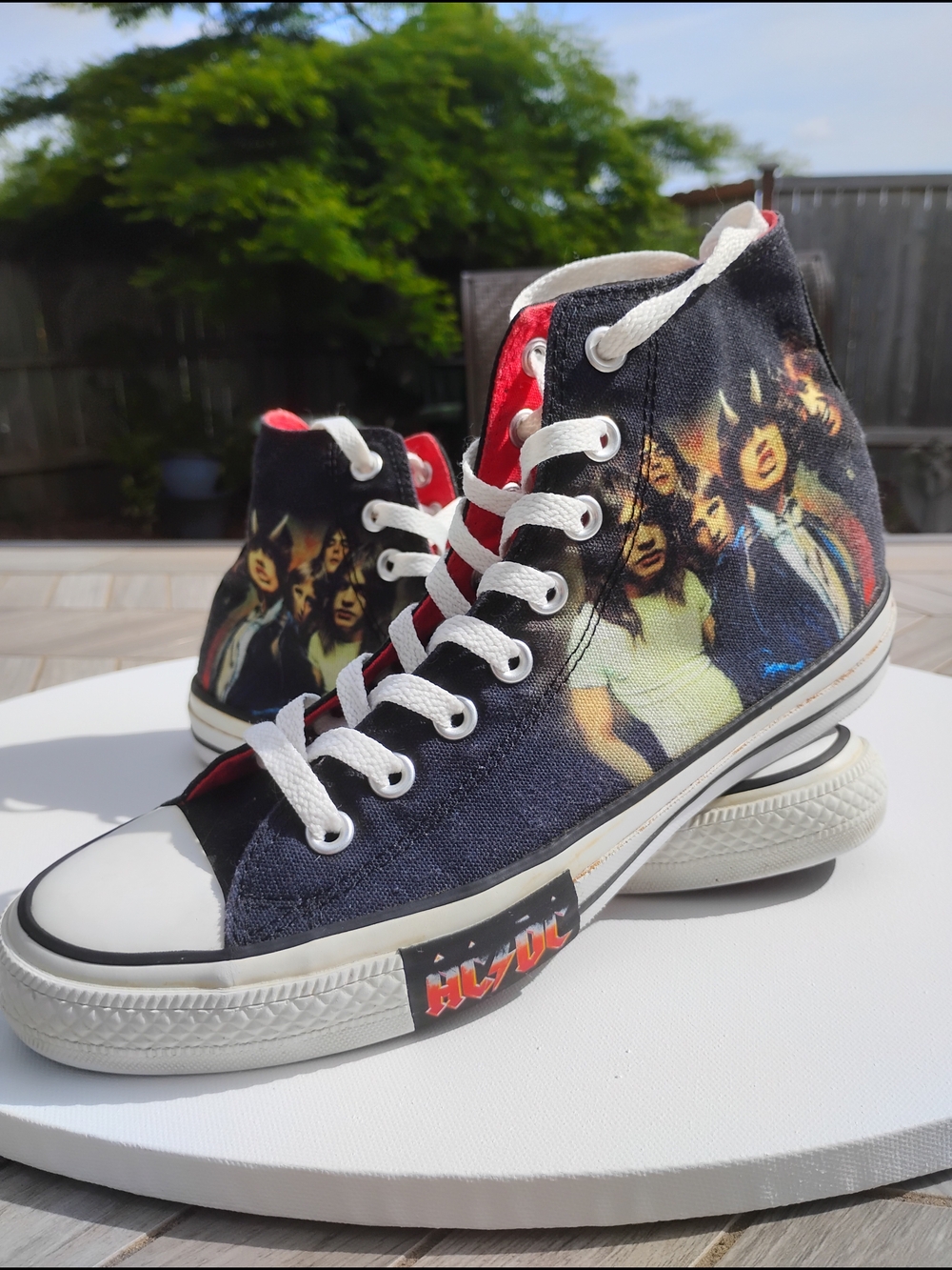 RARE Converse x AC/DC High Top Sneakers Men’s 7 Women’s 9 Vintage 2009 Rock Band